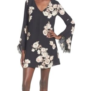 Astr black floral Dress chiffon bell sleeve feminine Whimsical mini sheath. Sz S